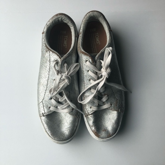 TOMS Lenox Silver Metallic Leather Lace Up Sneaker - Picture 1 of 8